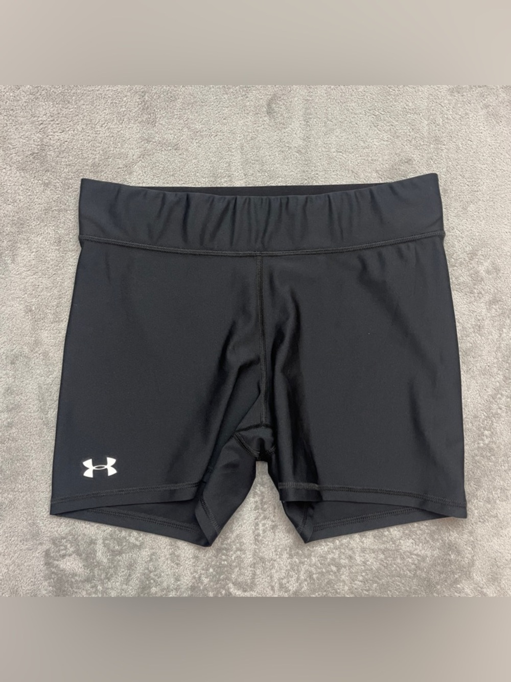 NWT Under Armour HeatGear Shorts Womens XL Black Compression Shorty 3 In